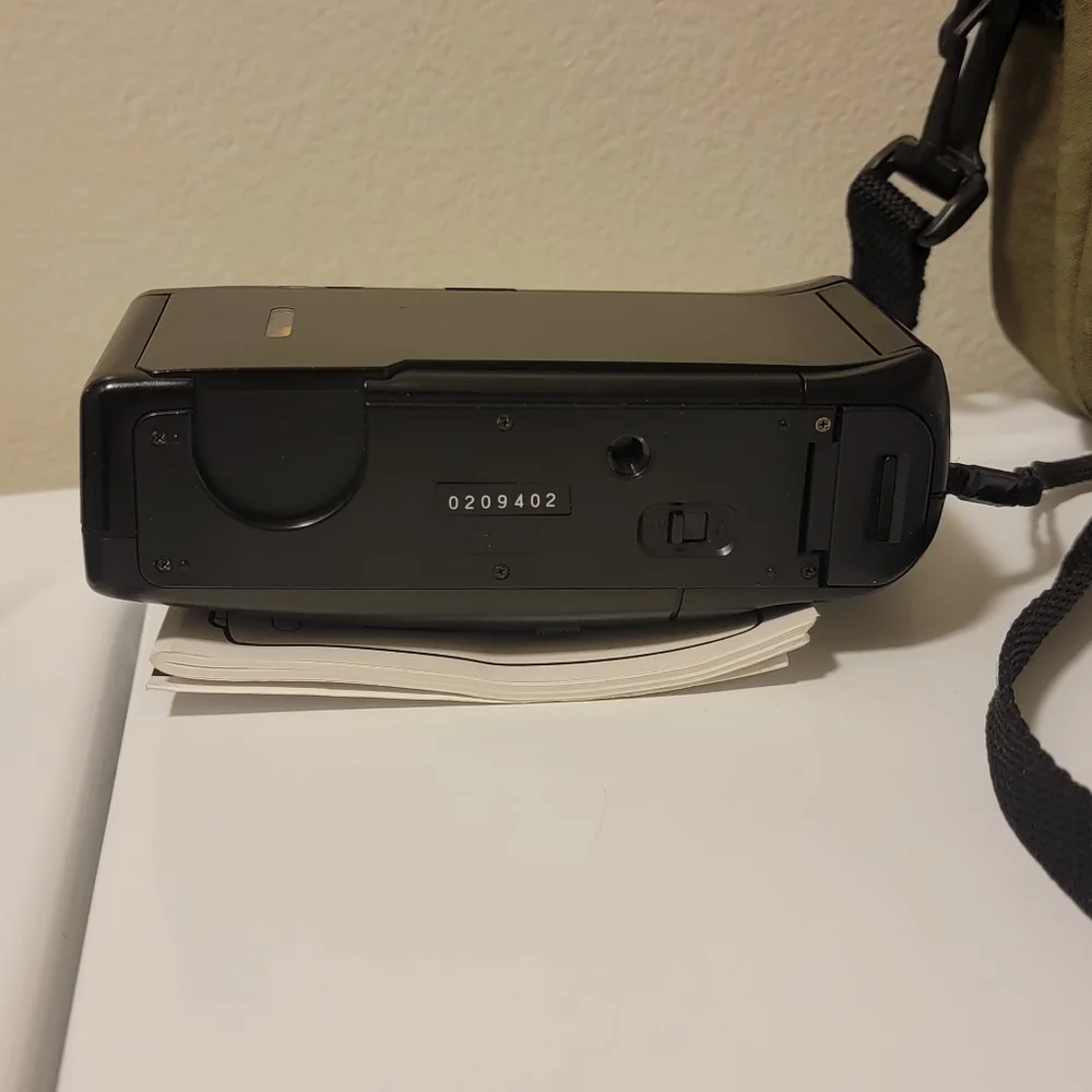 Vivitar R-400 35MM Compact Motor  Drive‎ Camera W/ Auto Flash D/X System Working